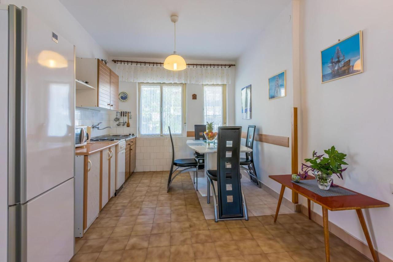 Apartments Danica Dramalj Eksteriør billede