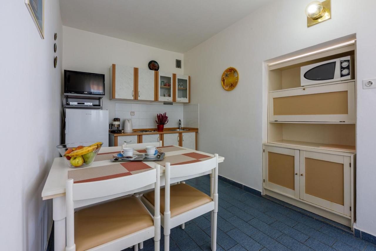 Apartments Danica Dramalj Eksteriør billede