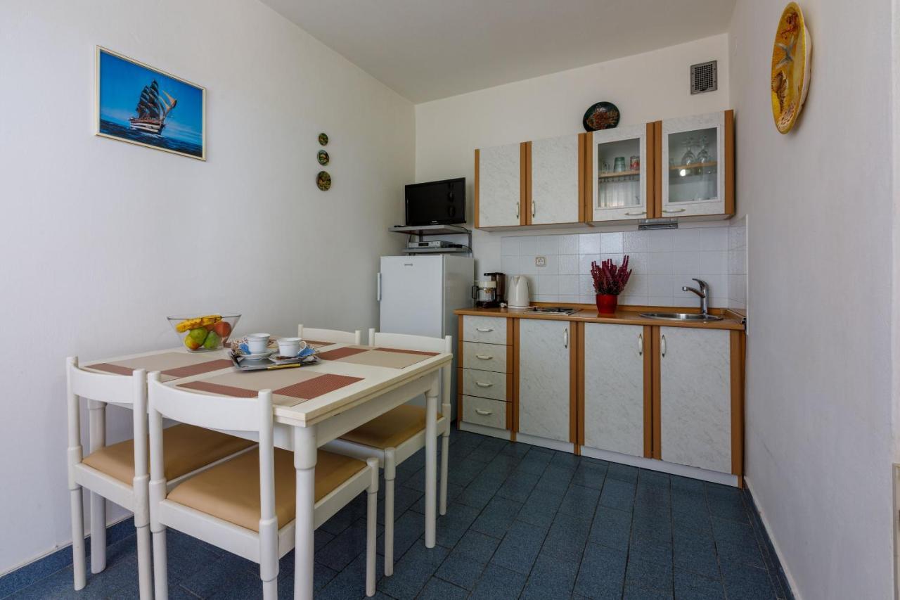 Apartments Danica Dramalj Eksteriør billede